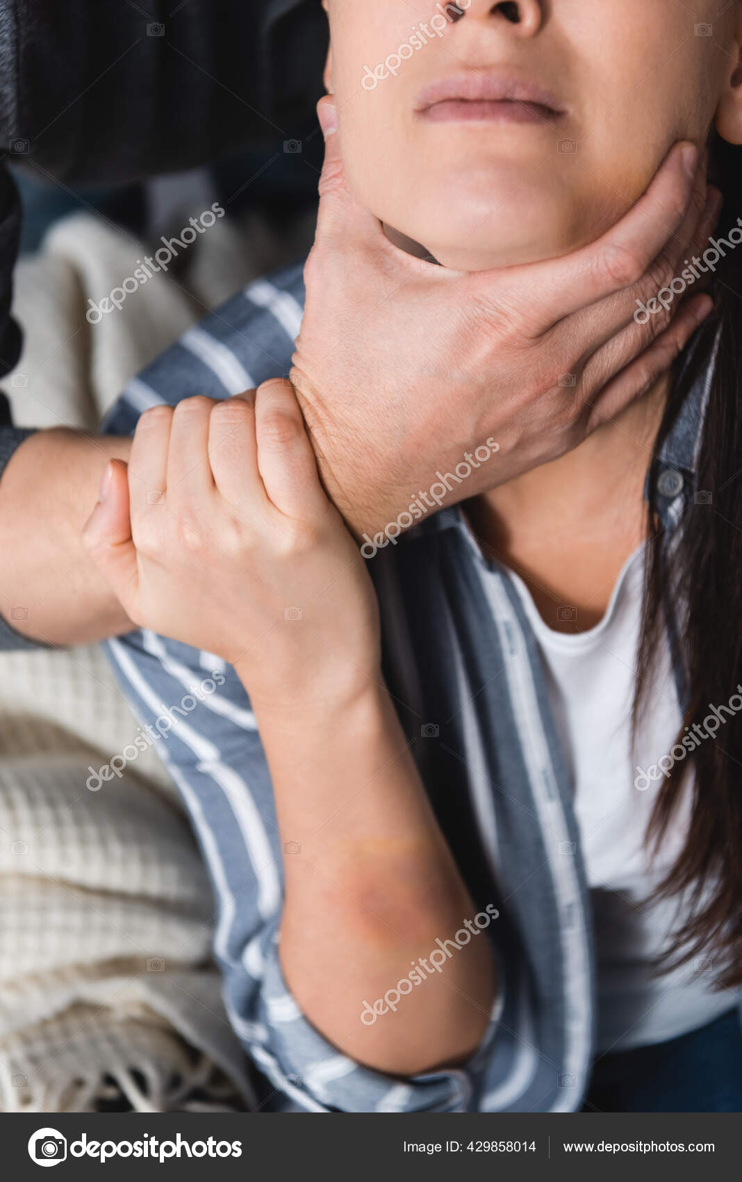 Cropped View Abuser Choking Wife Bruise Hand — Stock Photo © HayDmitriy