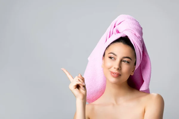 Beautiful Woman Towel Hair Pointing Finger Isolated Grey — Stock Photo, Image