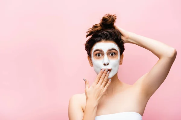 Surprised Beautiful Woman Clay Mask Face Isolated Pink — Stock Photo, Image