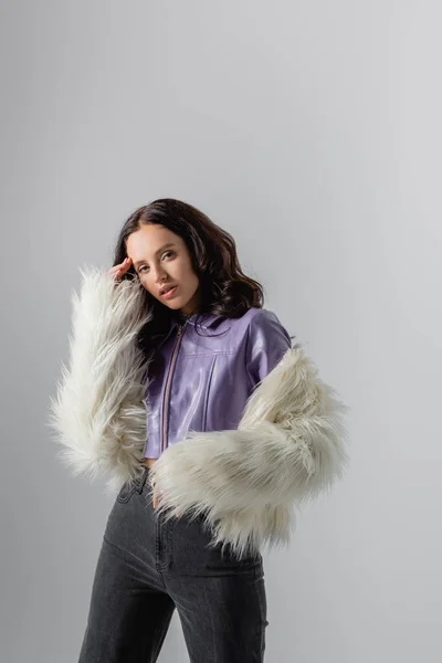 Brunette Young Woman Stylish White Faux Fur Jacket Posing Grey — Stock Photo, Image