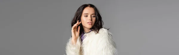 Elegant Brunette Young Woman Stylish White Faux Fur Jacket Posing — Foto de Stock