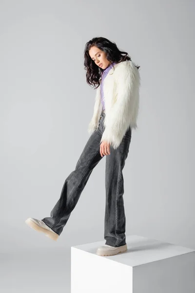 Elegant Brunette Young Woman Stylish Faux Fur Jacket Posing Cube — Stock Photo, Image