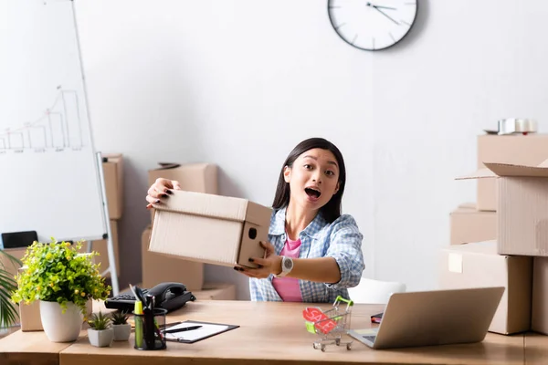 Excited Asian Volunteer Open Mouth Showing Carton Box Desk Charity — Stock Photo, Image