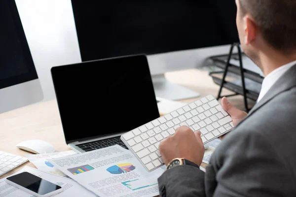 Cropped View Trader Typing Keyboard Laptop Monitors Blank Screen — Stock Photo, Image