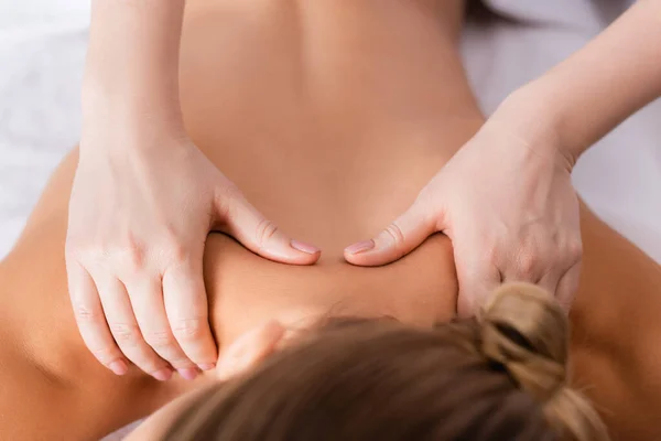 Cropped View Masseur Massaging Client Blurred Foreground — Stock Photo, Image