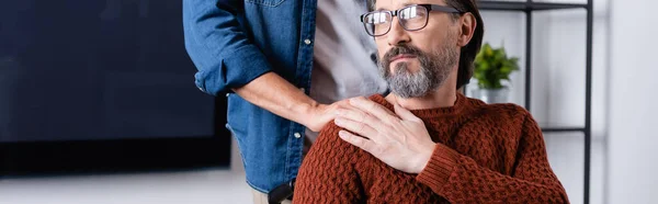 Young Man Touching Shoulder Thoughtful Dad Looking Away Home Banner — Stock Photo, Image