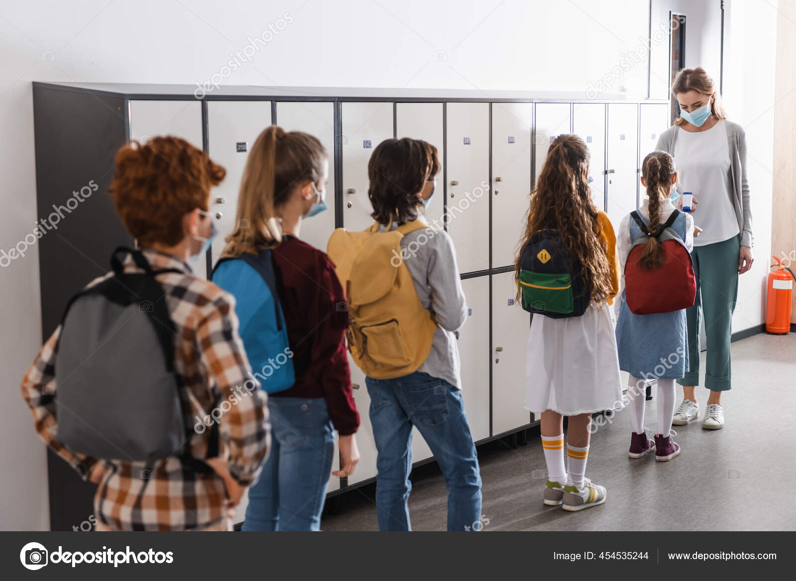 小学生写真素材 ロイヤリティフリー小学生画像 Depositphotos