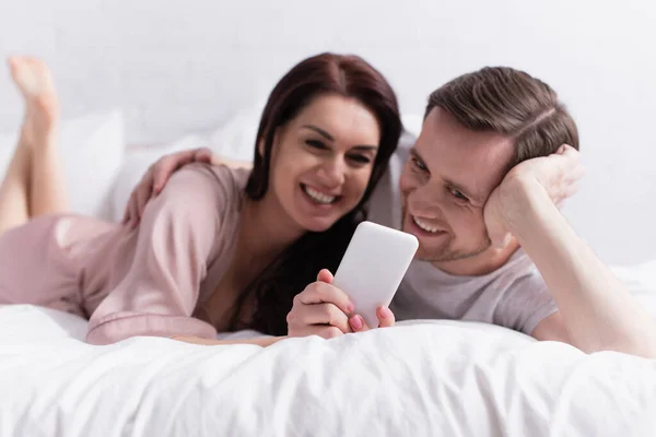 Adult Couple Blurred Background Using Smartphone Bed — Stock Photo, Image