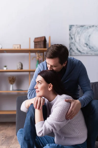 Woman Sitting Husband Couch Home — Stock Photo, Image