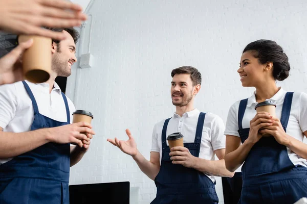 Multiethnic Cleaners Uniform Holding Paper Caps Break Office — Stock Photo, Image