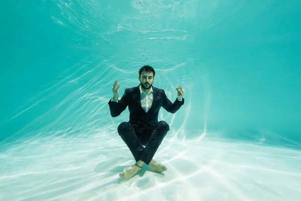 Arabian Businessman Meditating Swimming Pool — Stock Photo, Image