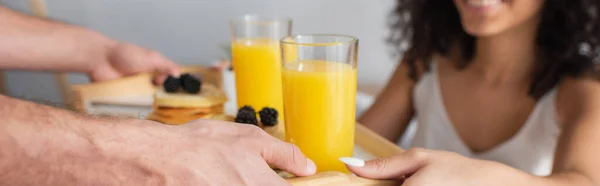 Partial View Man Holding Tray Breakfast African American Girlfriend Blurred — Stock Photo, Image