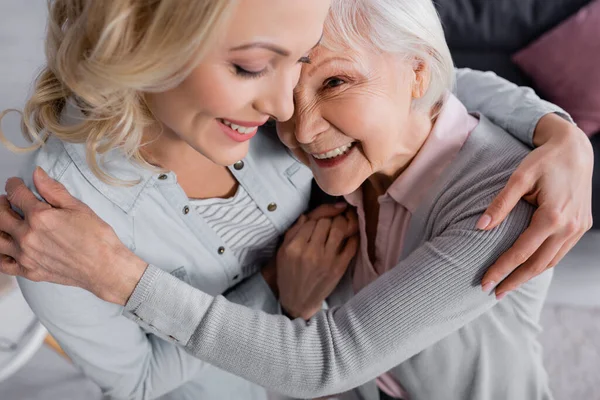 High Angle View Cheerful Senior Woman Hugging Daughter — Stock Photo, Image