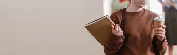 Vista Ritagliata Dello Studente Con Caffè Quaderno All Università Banner — Foto Stock