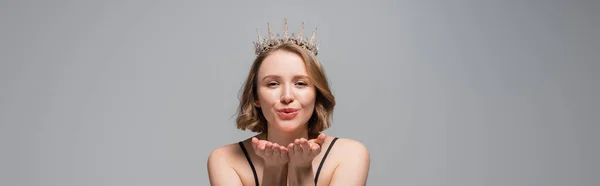 Happy Size Woman Crown Sending Air Kiss Isolated Grey Banner — Stock Photo, Image