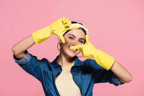 Cheerful Woman Rubber Gloves Looking Camera Isolated Pink — Stock Photo, Image