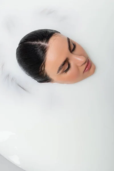 Overhead View Woman Closed Eyes Taking Milk Bath — Stock Photo, Image