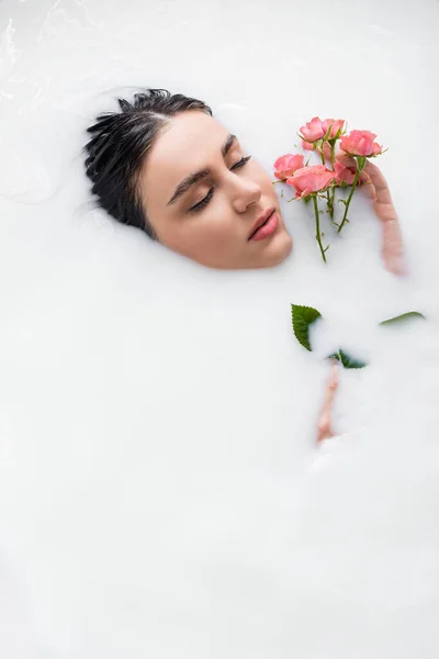 Young Woman Relaxing Milk Bath Pink Roses — Stock Photo, Image