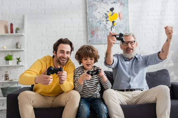 Kyiv Ukraine April 2021 Mature Man Showing Yes Gesture Son — Stock Photo, Image