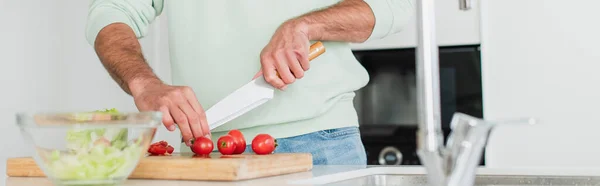 Cropped View Man Cutting Cherry Tomatoes Blurred Foreground Banner — Stock Photo, Image