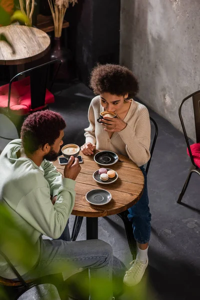 High Angle View African American Couple Drinking Coffee Cafe Date — Stock Photo, Image