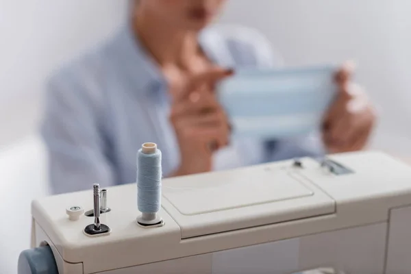 Cropped View Thread Sewing Machine Blurred Seamstress — Stock Photo, Image