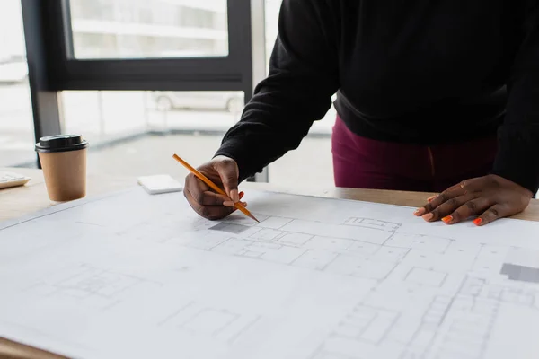 Cropped View African American Size Engineer Drawing Blueprint — Stock Photo, Image