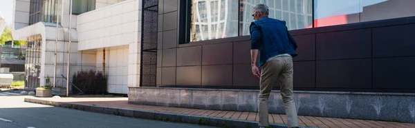 Back View Mature Man Urban Street Banner — Photo