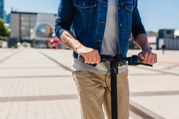 Cropped View Man Riding Electric Scooter Urban City — Foto de Stock