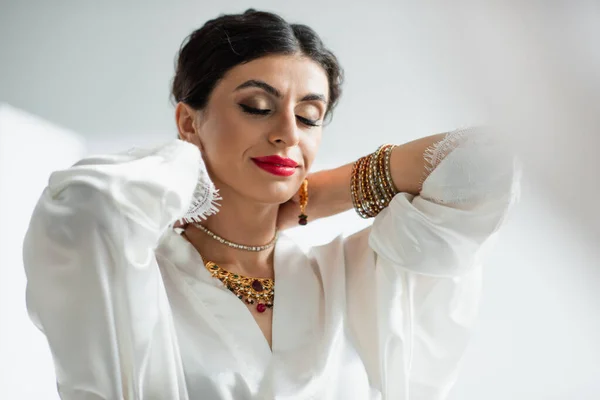 Indian Bride Closed Eyes Wearing Necklace White — Stock Photo, Image