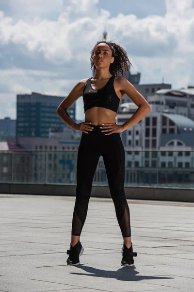 African American Sportswoman Holding Hands Hips Looking Camera Urban Street — Stock Photo, Image