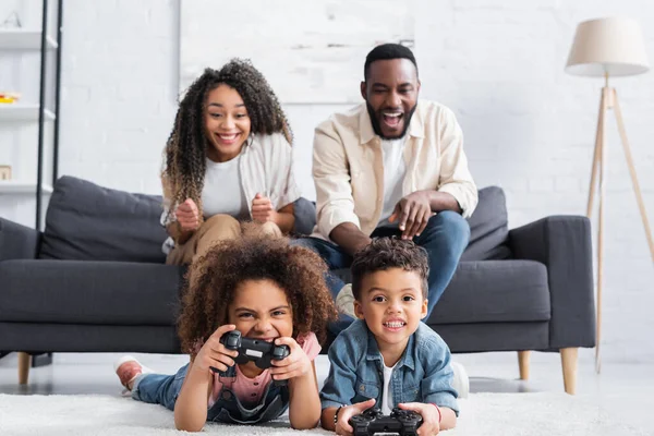 Kyiv Ukraine January 2021 Excited African American Parents Kids Playing — Stock Photo, Image