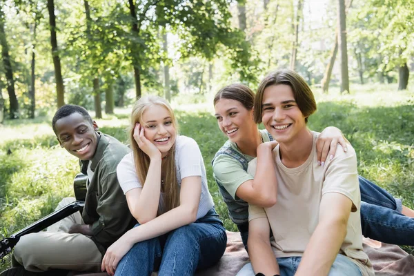 Smiling Teenagers Looking Camera African American Friend Acoustic Guitar — Stock Photo, Image