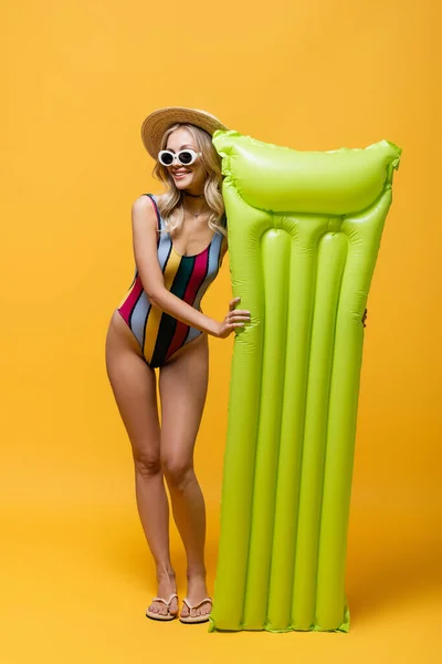 Full Length Happy Woman Straw Hat Swimsuit Standing Inflatable Mattress — Stock Photo, Image