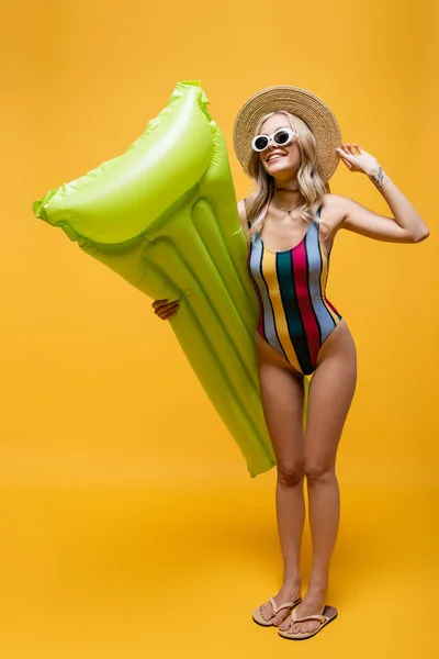 Full Length Positive Young Woman Straw Hat Swimsuit Standing Inflatable — Stock Photo, Image