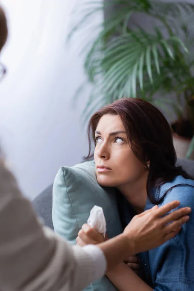 Brunette woman with mental problem visiting therapist — Stock Photo