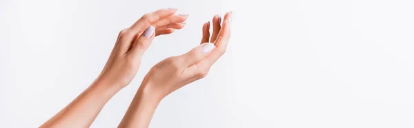 Recortado vista de la mujer mostrando aislado en blanco - foto de stock