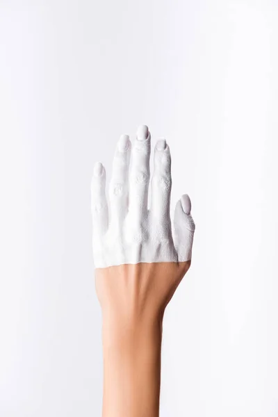 Vista recortada de la mano con los dedos pintados aislados en blanco - foto de stock