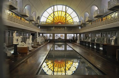 Eski yüzme havuzunda sanat müzesi; Müze la Piscine, Roubaix.