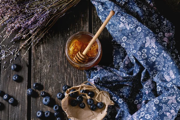 蜂蜜、 蓝莓和薰衣草 — 图库照片