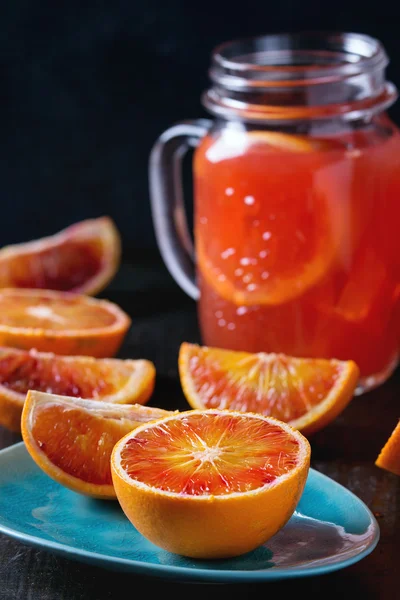 Blodapelsiner med juice — Stockfoto