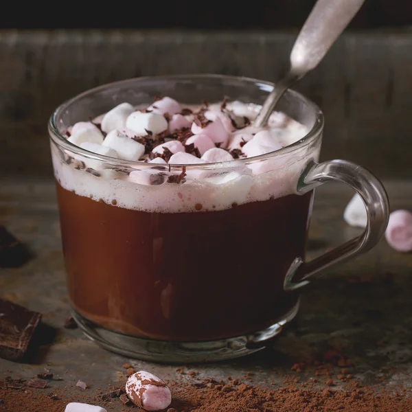 Chocolate caliente con malvaviscos — Foto de Stock