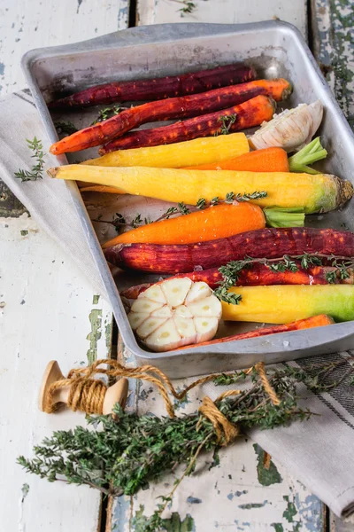 Zanahorias crudas coloridas — Foto de Stock