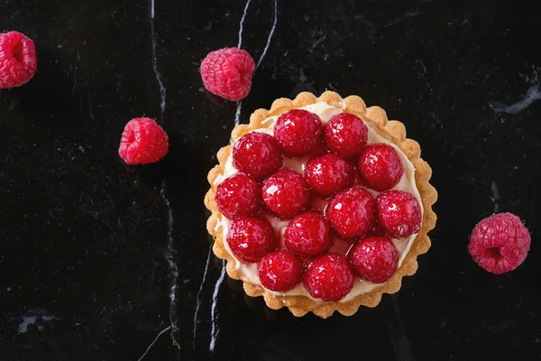 Tartlet with raspberries — Stock Photo, Image