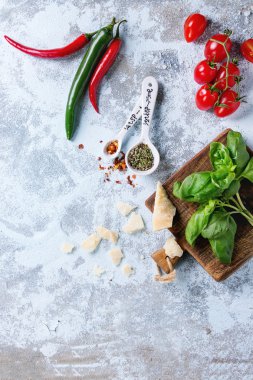 Makarna sosu için malzemeler