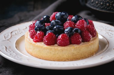 Taze dutlu tart.