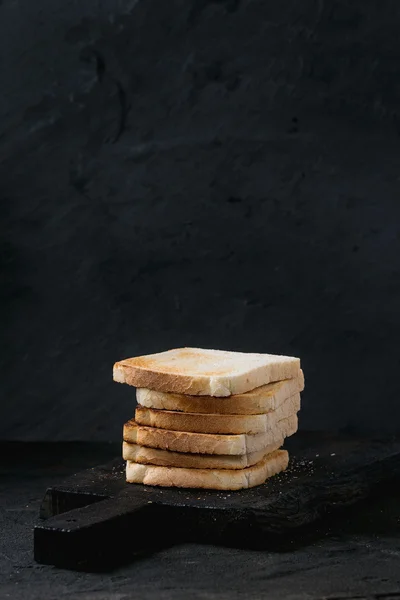 Toasts sur noir — Photo