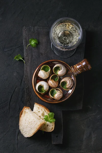 Escargots de Bourgogne salyangozları yemeye hazır — Stok fotoğraf