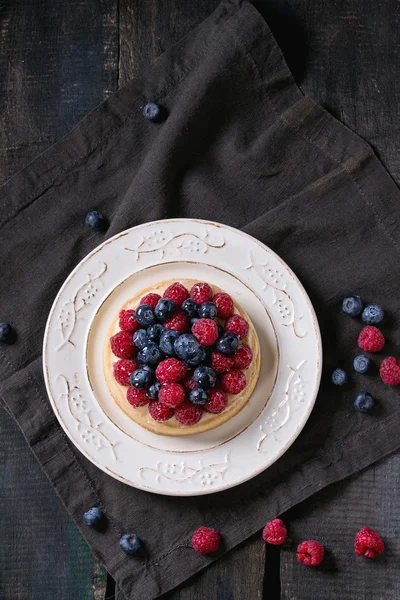 Tart with fresh berries — Stock Photo, Image