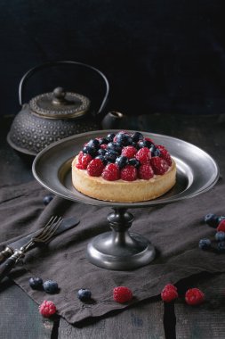 Taze dutlu tart.